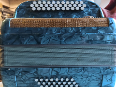 accordéon bleu